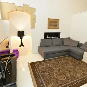 Izzhome Light Apartament Cagliari