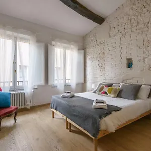 Elegante Luminoso Attico Centralissimo Appartement Sienne